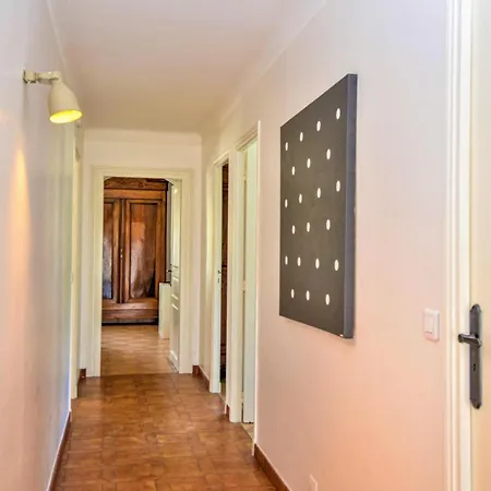 Holiday home Awesome In Bellegarde With Kitchen *