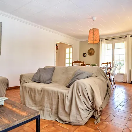 Holiday home Awesome In Bellegarde With Kitchen