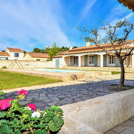 Holiday home Beautiful In Bellegarde (Gard)