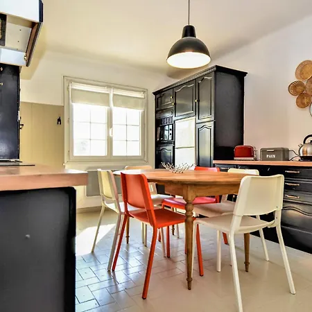 Awesome In Bellegarde With Kitchen Bellegarde (Gard)