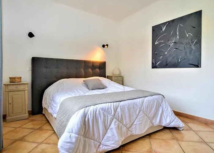 Дом отдыха 4 Bedroom Lovely In
