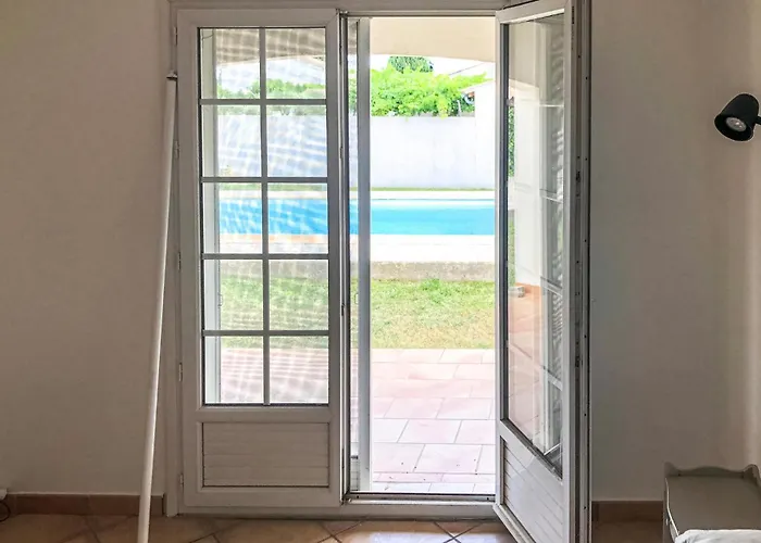 4 Bedroom Lovely In Бельгард