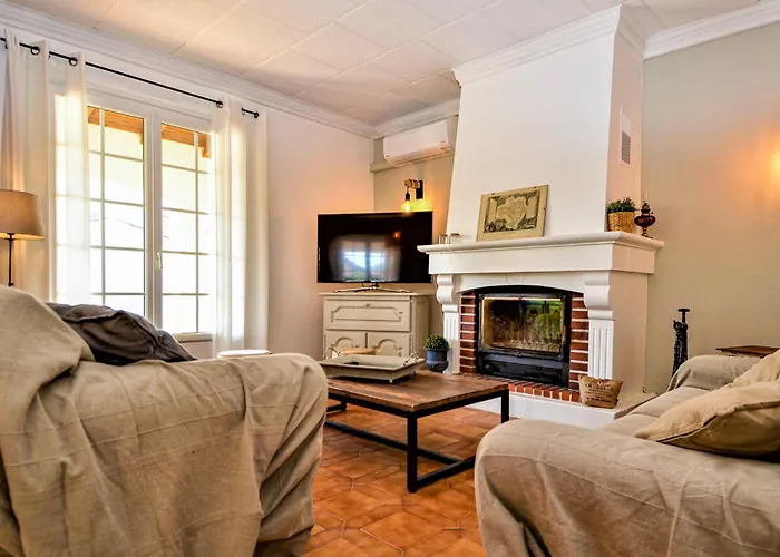 4 Bedroom Lovely In