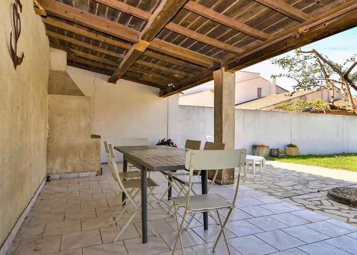 Дом отдыха 4 Bedroom Lovely In Бельгард