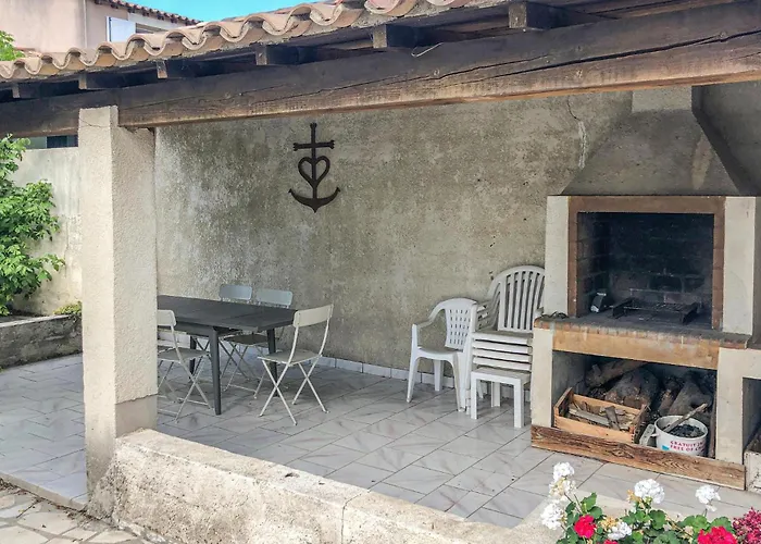 4 Bedroom Lovely In Бельгард