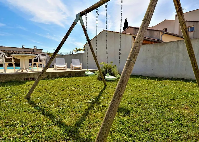 Дом отдыха 4 Bedroom Lovely In *